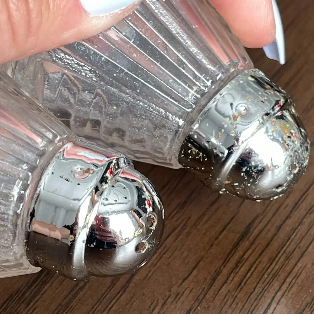 Vintage Anchor Hocking Clear Ribbed Glass Salt & Pepper Shakers Beehive Cut READ